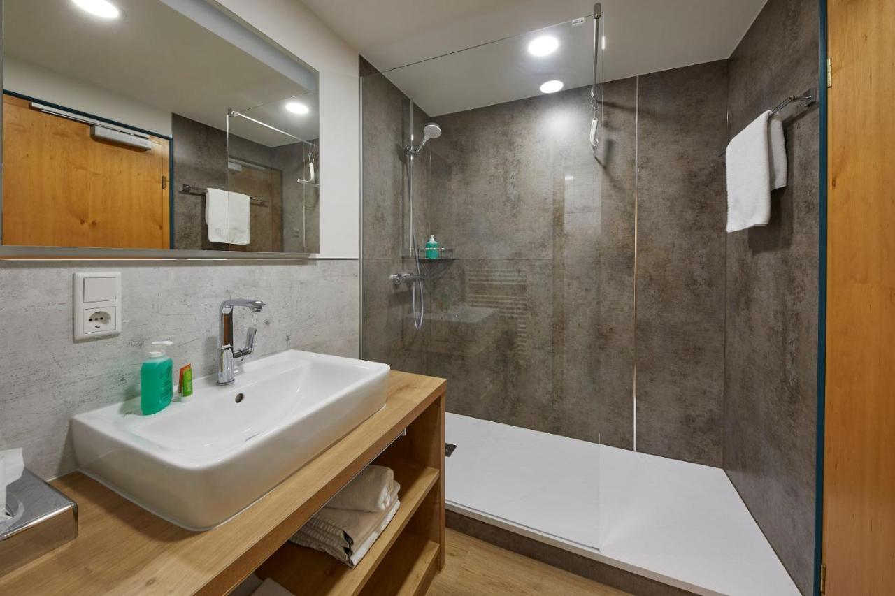 Hotel & Ferienappartements Edelweiss Willingen  Eksteriør billede