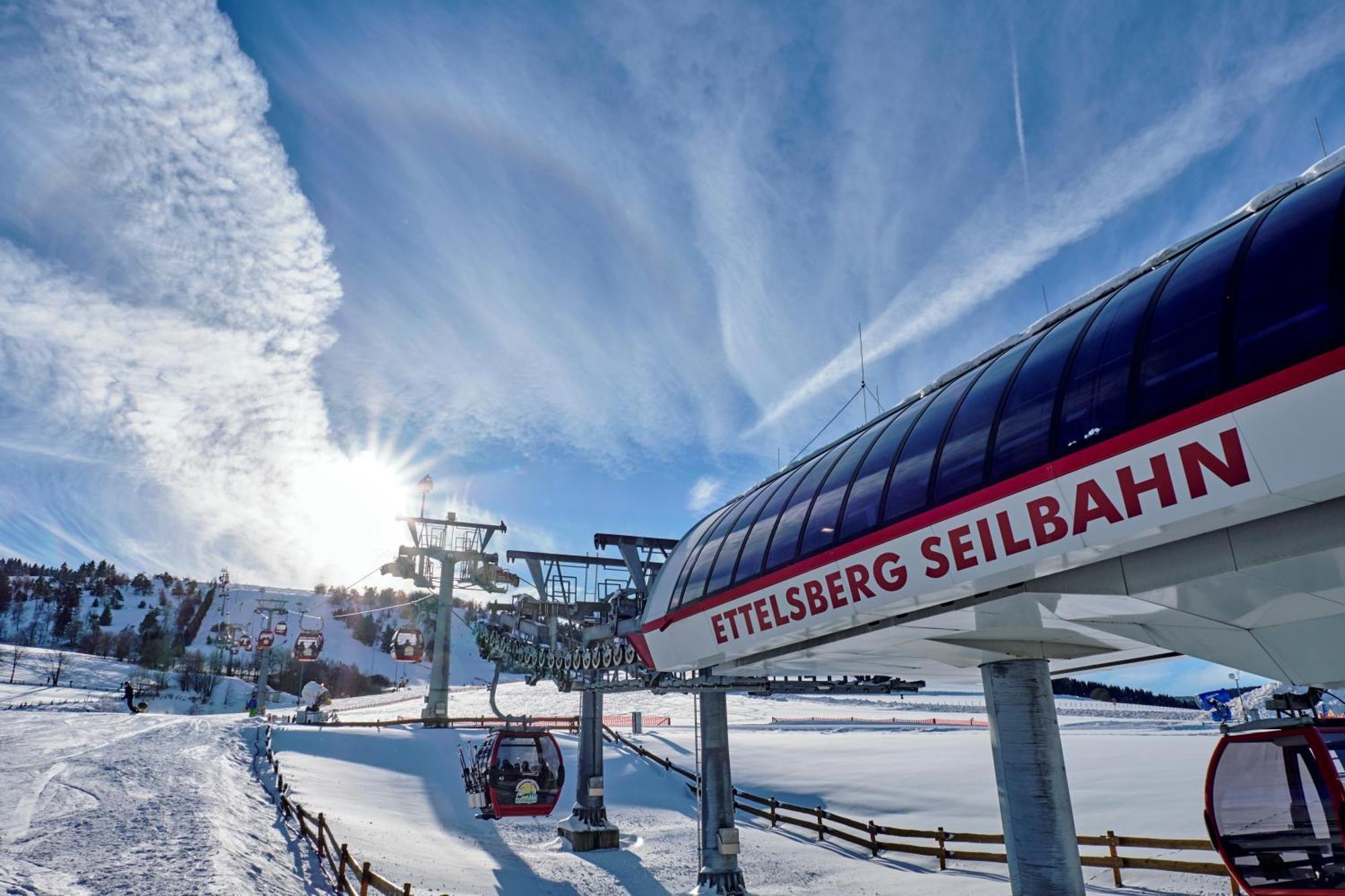 Hotel & Ferienappartements Edelweiss Willingen  Eksteriør billede